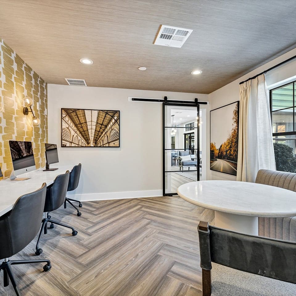 The-Wilde—Amenities—Computer-Lab-3